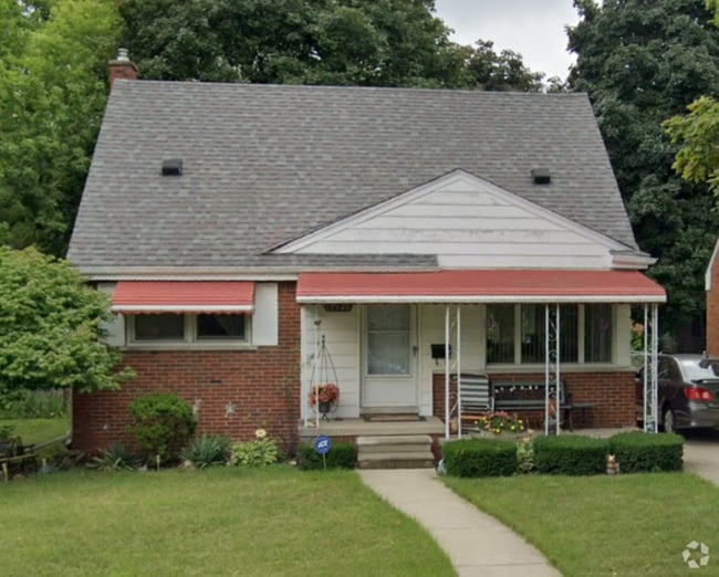 Building Photo - 13540 Lenore Ave