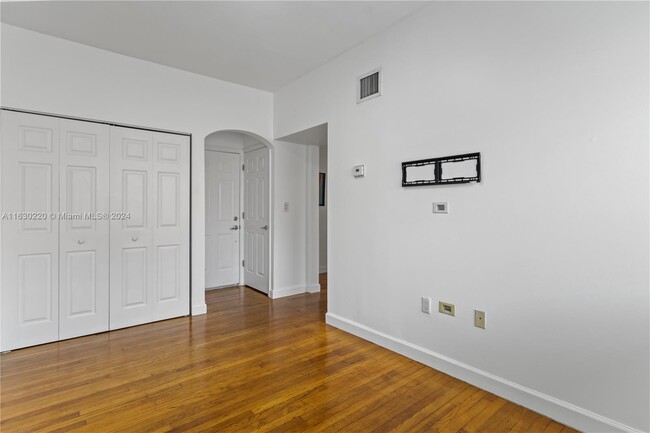 Building Photo - 223 Calabria Ave
