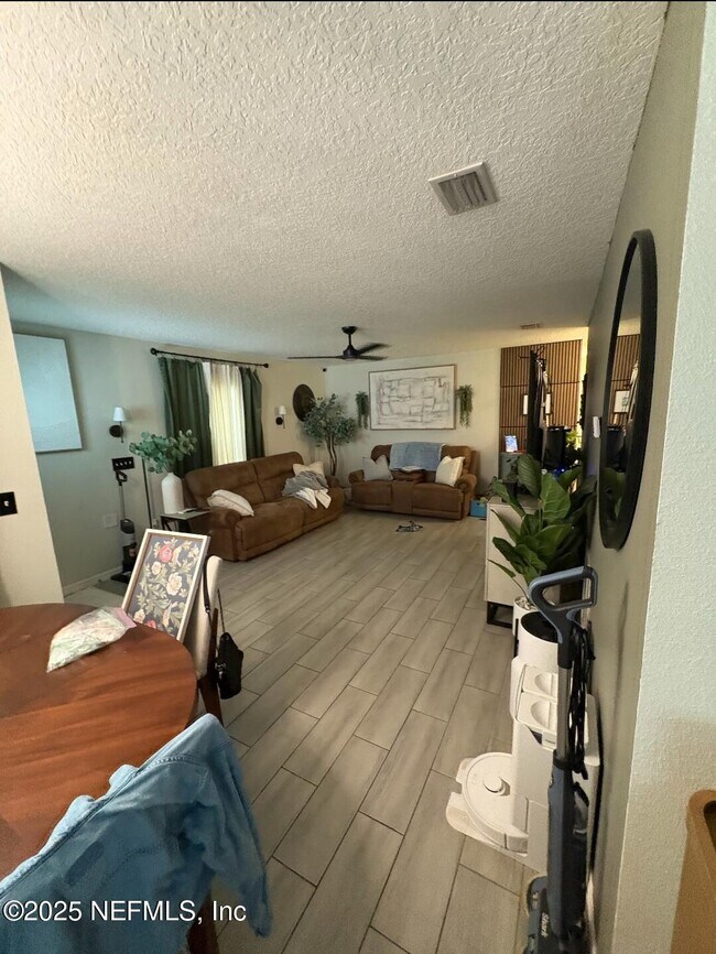 Foto del edificio - 1214 Brinkley Ct