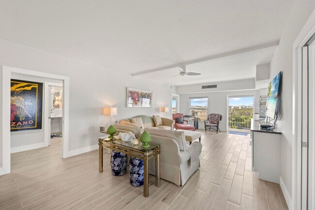 Foto del edificio - 3230 S Ocean Blvd