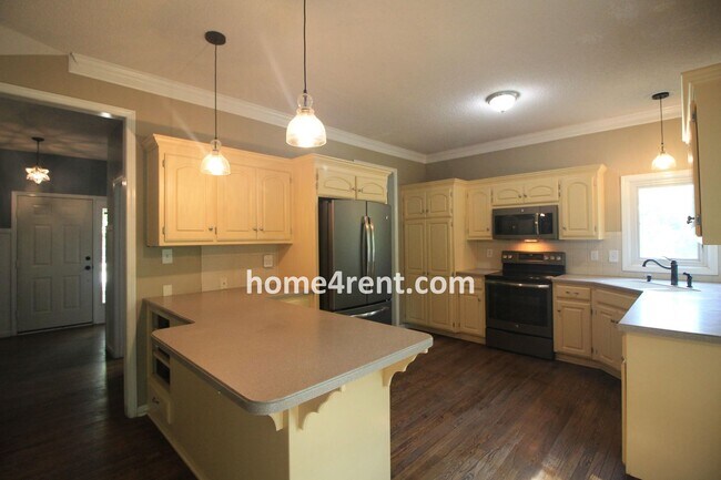 Foto del edificio - Blue Valley Schools w/ Wood Floors, Finish...