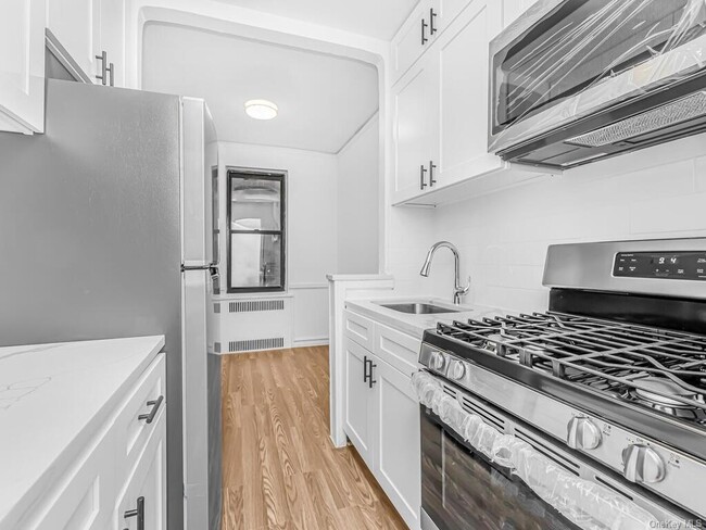 Building Photo - 860 Grand Concourse