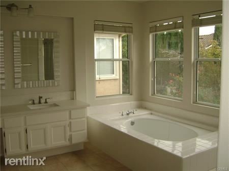 Building Photo - 5 br, 4 bath House - 12 Figaro