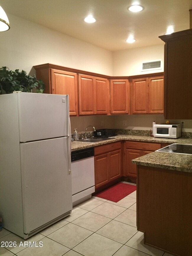 Building Photo - 7010 N 68th Dr