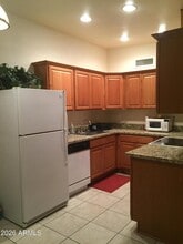 Building Photo - 7010 N 68th Dr