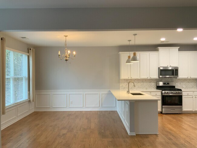 Building Photo - 1465 Parkside Village Dr
