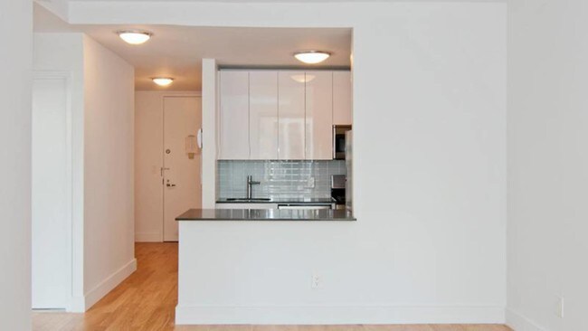 Building Photo - 60-45 Wall St