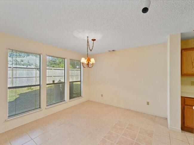 Foto del edificio - 3317 Golden Trails Dr