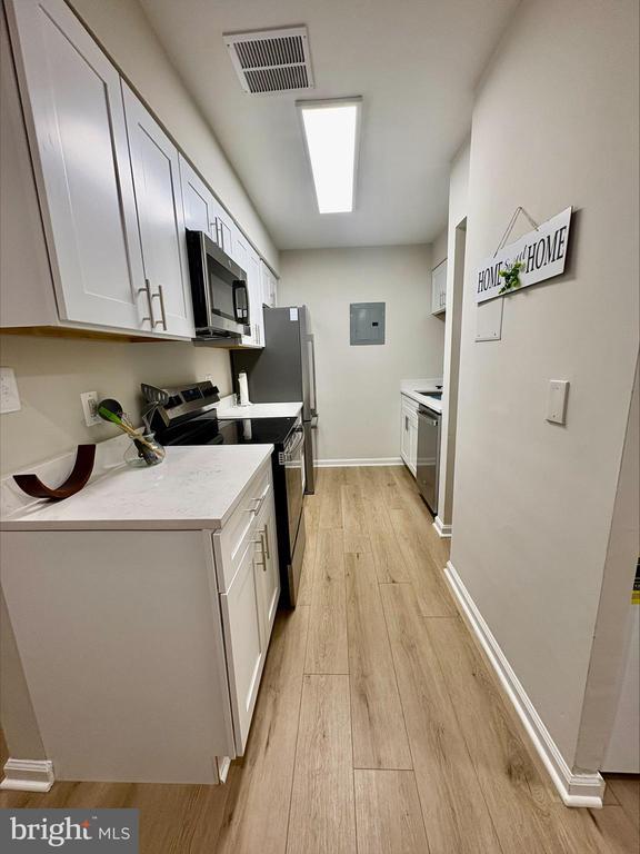 Building Photo - 9 Silverwood Cir