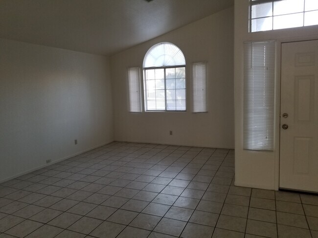 Building Photo - 1313 Misty View Ct