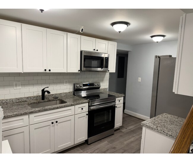 Foto del edificio - 6504 Armstrong Ave