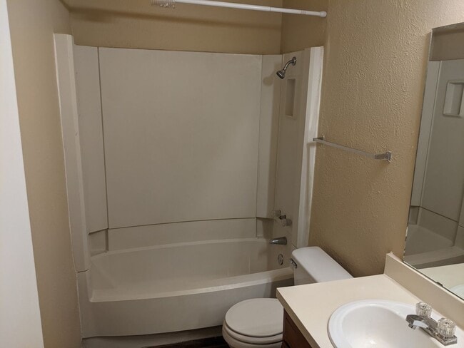 Building Photo - 4702 Green Hollow Dr