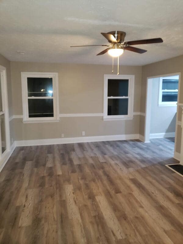 Building Photo - 305 Kenleigh Dr S