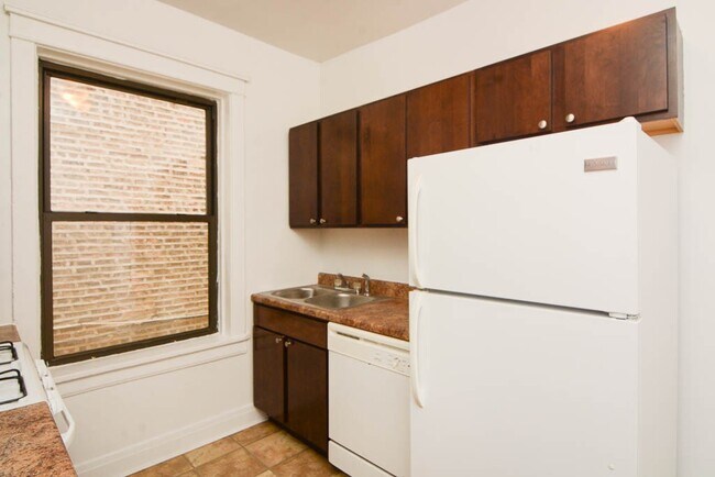 Building Photo - 2526 N Kedzie Blvd