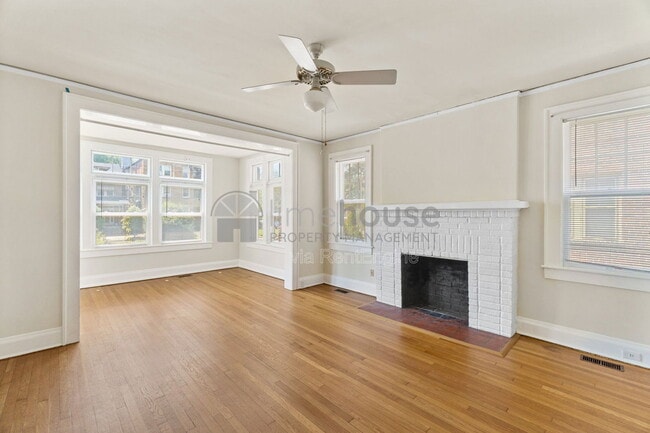 Photo - 1706 Hampton Blvd Townhome