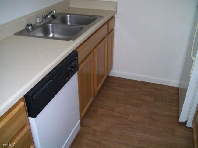 Building Photo - 400 S Independence Ln