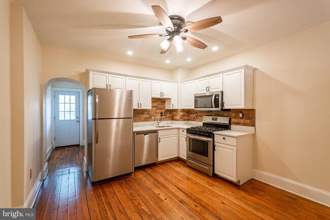 Foto del edificio - 4562 Silverwood St