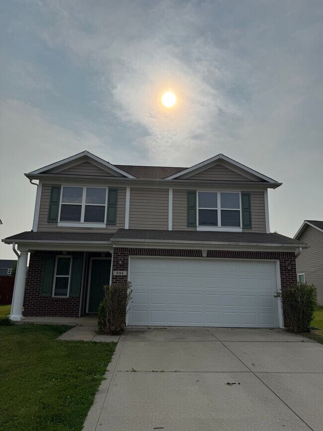 Foto del edificio - 644 Springtree Lane