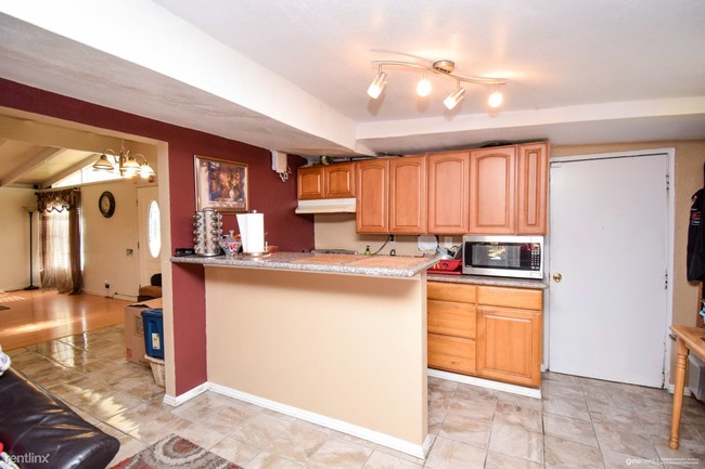 Building Photo - 27426 Capri Ave