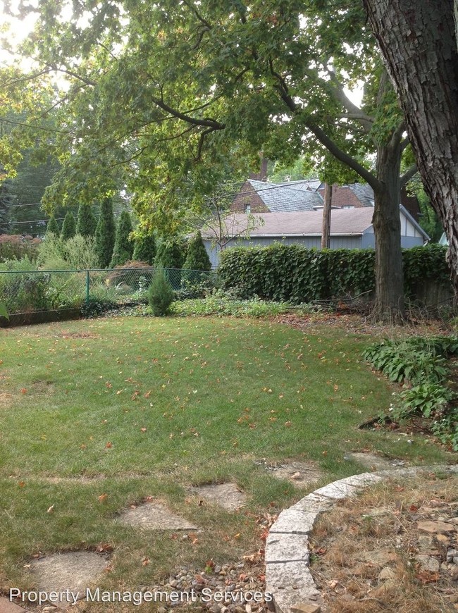 Building Photo - 3 br, 1.5 bath House - 426 Marquette Avenue