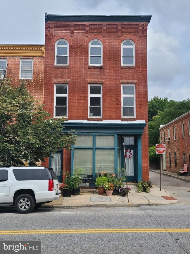 Building Photo - 1422 E Baltimore St