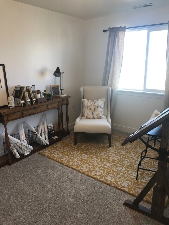 Foto del edificio - 4 Bedroom/2.5 Bathroom Townhome in Riverton