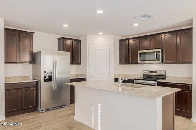 Building Photo - 1529 E Caballero Dr