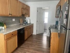 Building Photo - 240 Springfield St