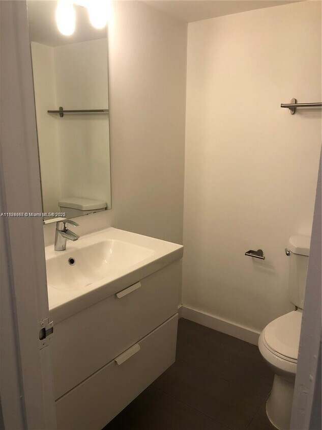Foto del edificio - $4460 nw 79th Ave #2A
