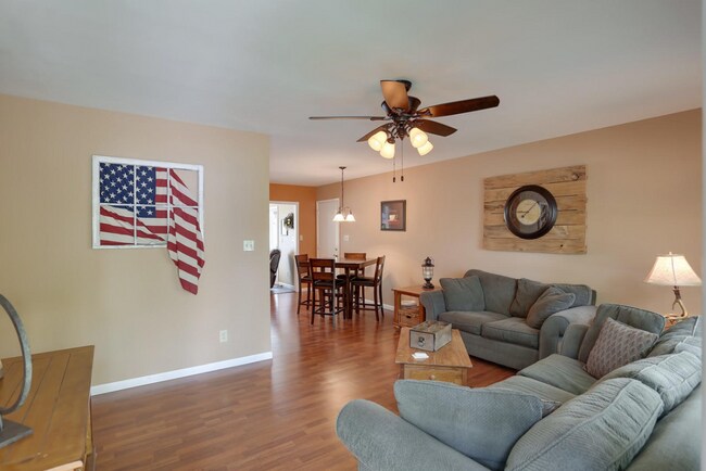 Foto del edificio - 1712 Stratford Dr