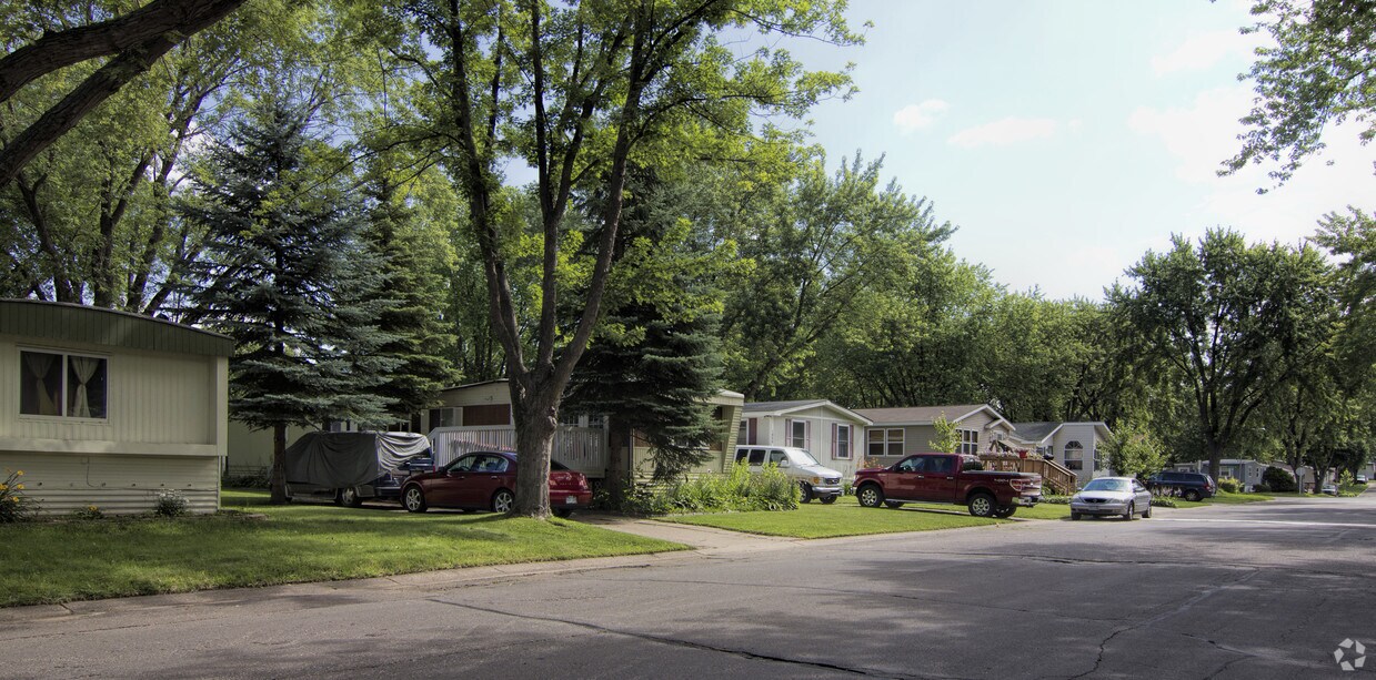 Emerald Hills Village MHC Apartments in Inver Grove Heights, MN