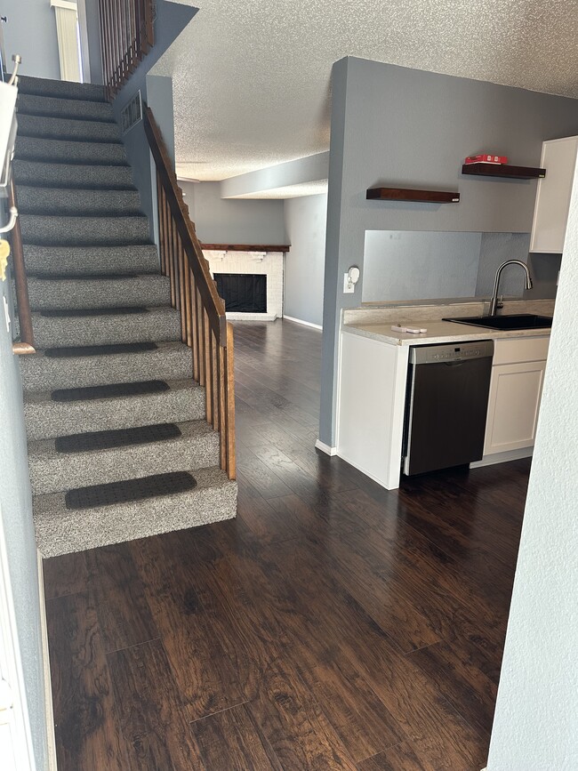 Building Photo - 7504 Banner Ct