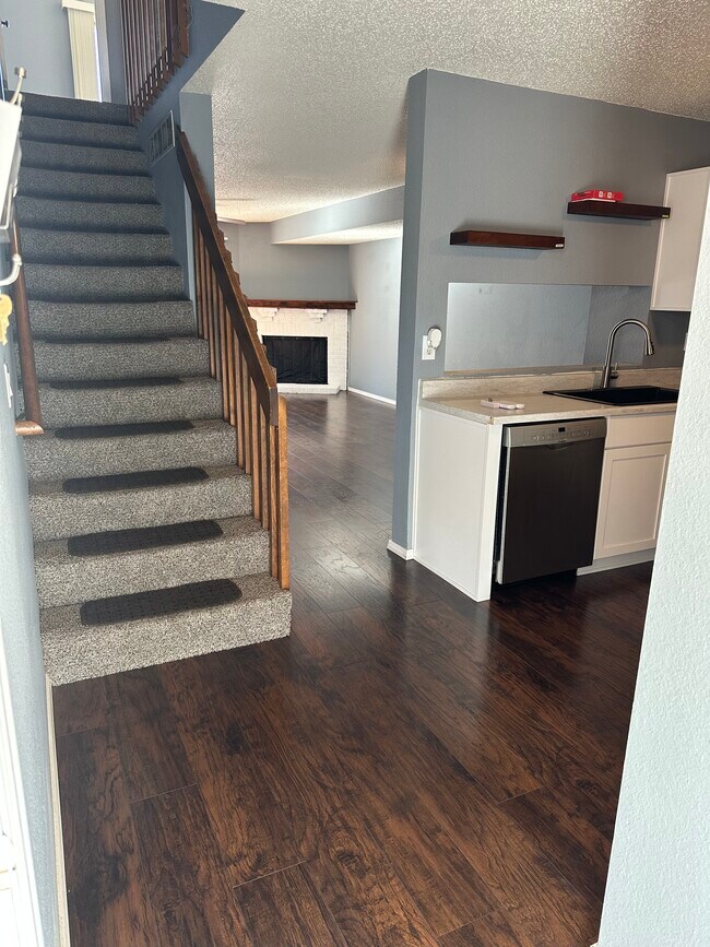 Foto del edificio - 7504 Banner Ct