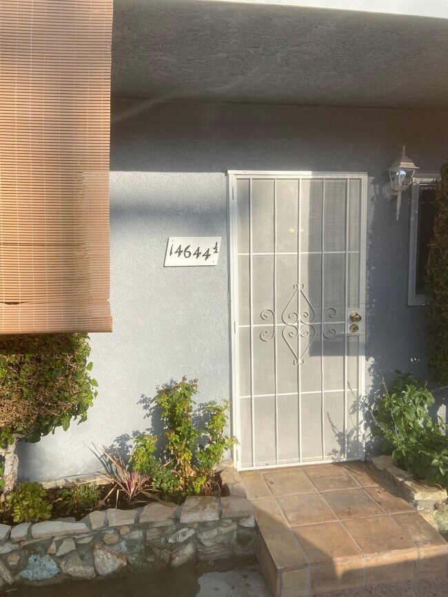 Front of unit - 14642 Kittridge St