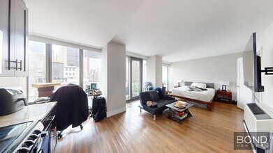 Building Photo - 237 E 34th St