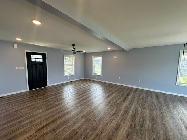 Building Photo - Single Family Home, 3 Bedroom, 3.5 Baths