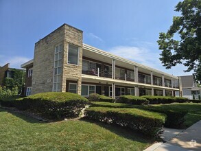 Building Photo - 1001 N Harlem Ave