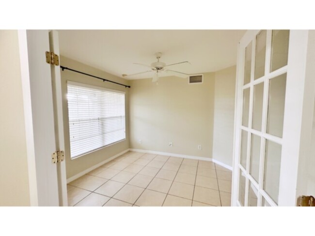 Foto del edificio - 3 bedroom 2 Bath with Den &amp; Study &amp...