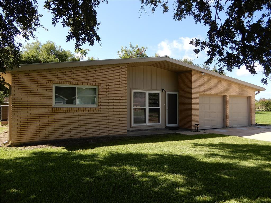 Primary Photo - 205 Post Oak Ln