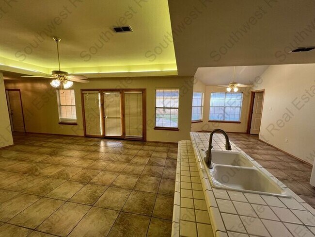 Foto del edificio - Beautiful 2 Bedroom 2 Bathroom Home- Colonial Park Area