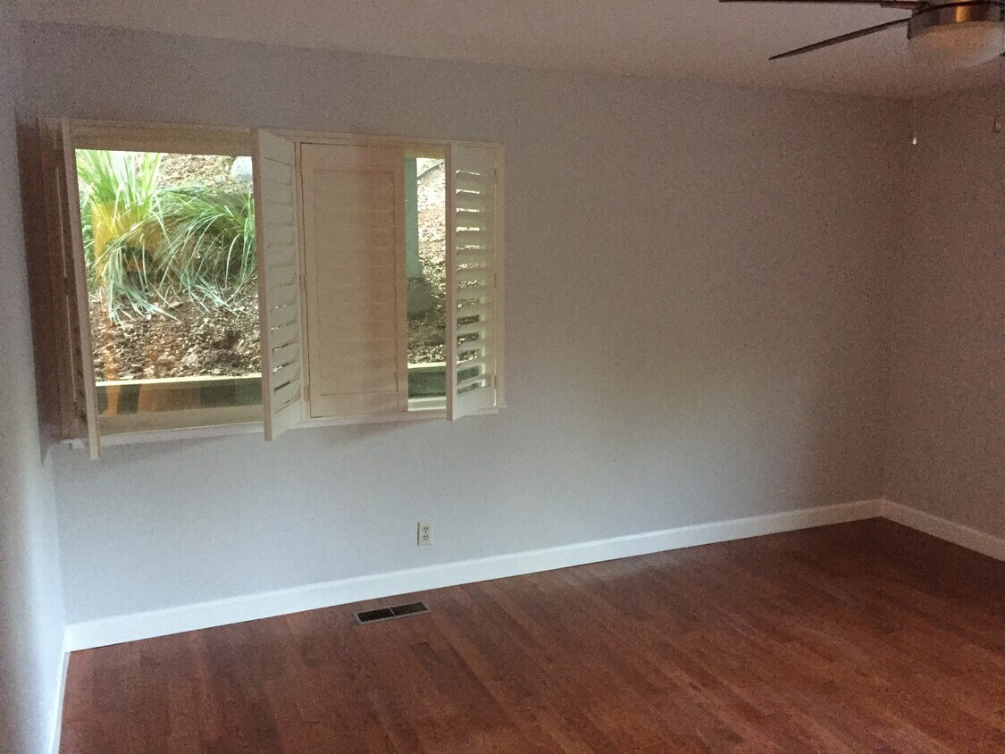Large bedroom with wood floors - 108 Graceland Dr