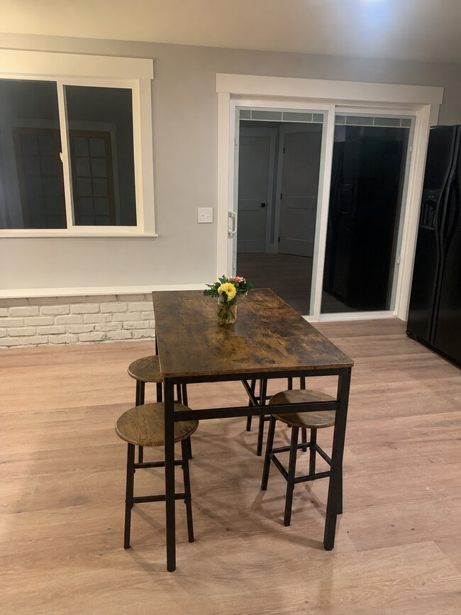 Dining area - 2615 Huron St