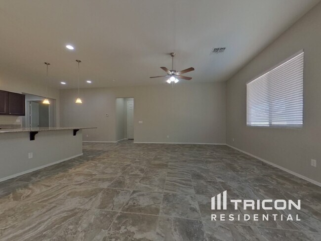 Foto del edificio - 15744 W Pierce St