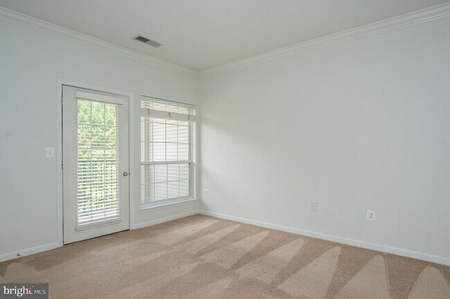 Building Photo - 4850 Eisenhower Ave