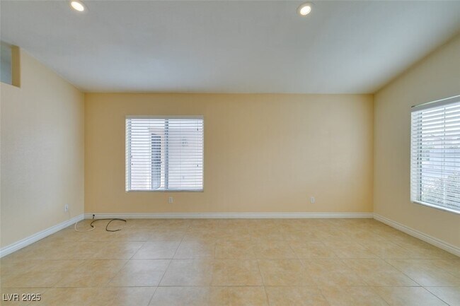 Building Photo - 744 Gritty Garnet Ave