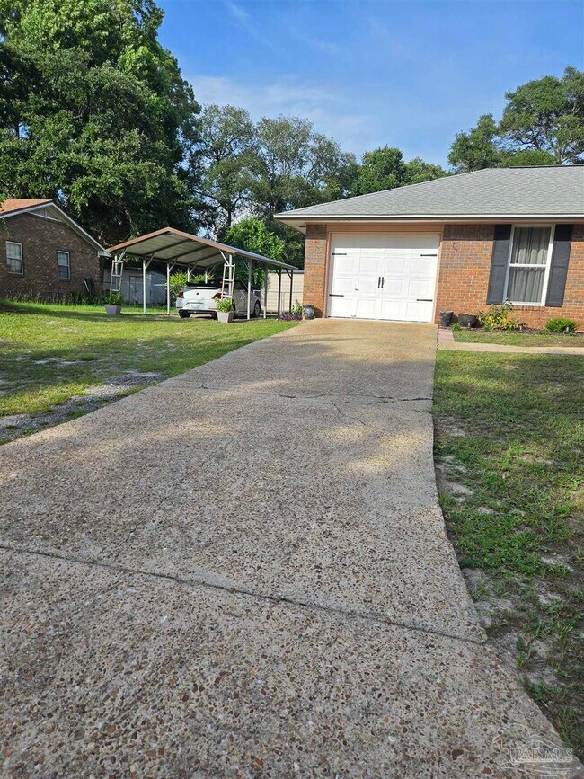 Building Photo - 8196 Sedgefield Dr