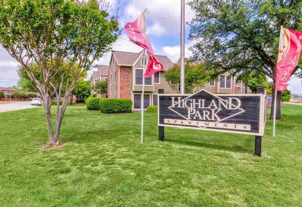 Highland Park - 5836 Highland Park Dr Fort Worth, TX 76132