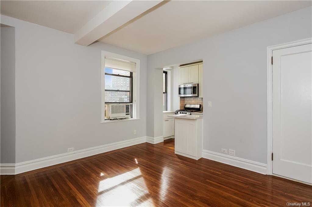 Primary Photo - 457 W 57th St