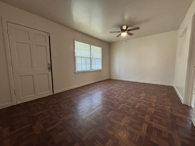 Foto del edificio - 2707 E 9th St