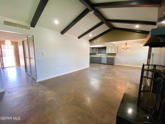 Foto del edificio - 3217 Tomahawk St